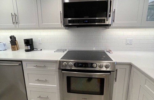 Booktown Condo | Seaview 1 bed condo in Landmark - longstay