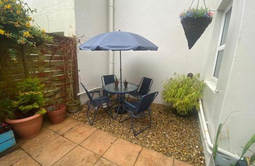 Southwick Apartment | Seaview 2 Bedroom House Sleeps 5 -Pets Ok -WiFi