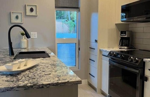 Regional District of Nanaimo House | Seaview end unit 2 bedroom