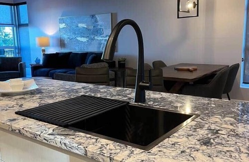 Regional District of Nanaimo House | Seaview end unit 2 bedroom