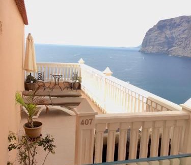 Los Gigantes Apartment | Seaview