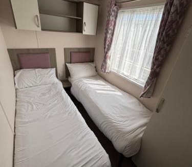 Swalecliffe House | Seaview Holiday Rentals - Oakley