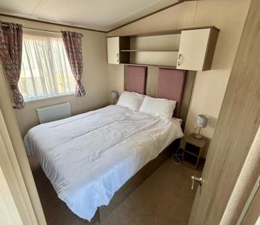 Swalecliffe House | Seaview Holiday Rentals - Oakley