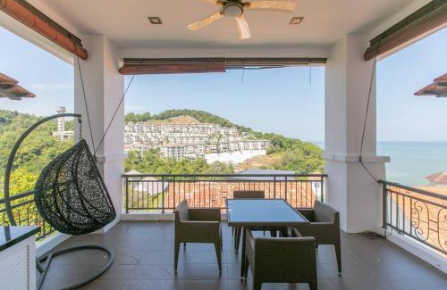 Tanjung Bungah Villa | Seaview Modern 5BR Ferringhi Beach Villa 16Pax