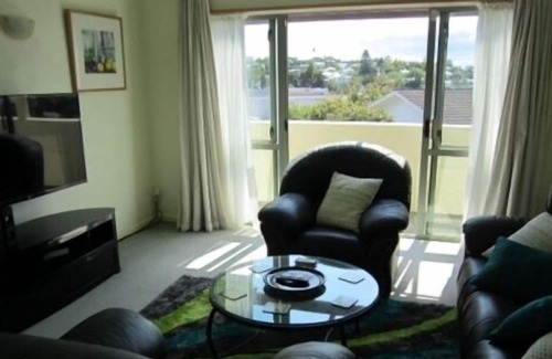 Bluff Hill Apartment | Seaview On Sealy - Not Your Ordinary Bach