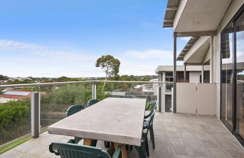 Jan Juc House | Seaview Sanctuary Jan Juc Distant Ocean View
