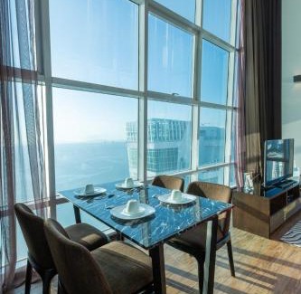 George Town Apartment | Seaview Seafront Duplex in Town with WiFi & Full Kitchen 23