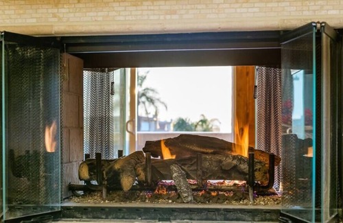 Pierpont Bay House | Seaward Beach House - Luxury 5 Bedroom in Ventura California