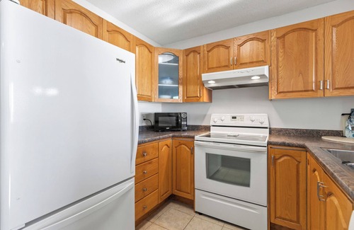 Old Orchard Beach Condo | SeaWatch Oceanfront, direct access to beach