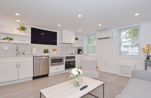 Mystic Apartment | SeaWolf Downtown Mystic 2BR Lux Weekend Getaway