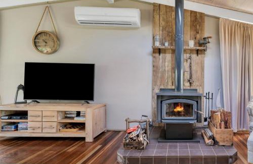 Surf Beach House | Secluded 3-Bed Retreat Moments to the Beach