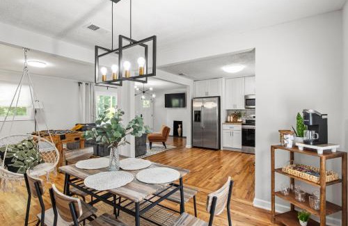 Church Street House | Secluded 3 Bedroom 10 Minutes to Atlanta Airport Self Check In