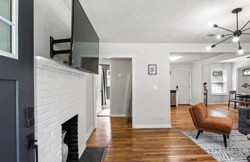 Church Street House | Secluded 3 Bedroom 10 Minutes to Atlanta Airport Self Check In