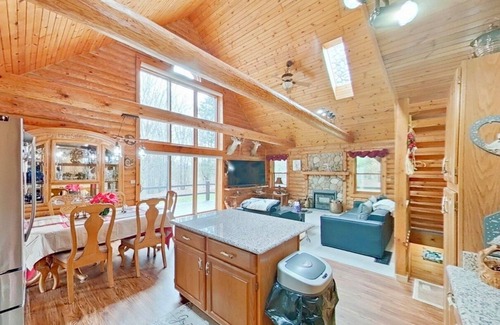 Gregory Cabin | Secluded 3400 Sq Ft Log Cabin Retreat with Modern Comforts & Screne Nature views