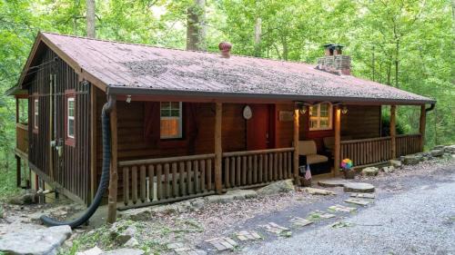 Smithville House | Secluded 3BR 1BA Cabin for Cozy Living