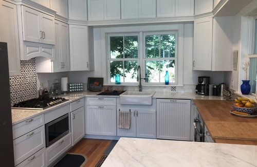 Woods Hole House | Secluded 4 bed home on the bike path, 2 acres, and .5 m from Nobska Beach