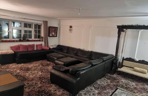 Bickley House | Secluded 4 bedroom house on private road in Chislehurst