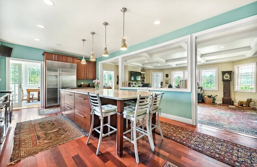 Narragansett House | Secluded 7000sq foot home 5 minutes from the beach and 15 minutes from Newport!