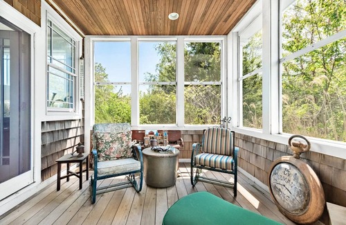 Narragansett House | Secluded 7000sq foot home 5 minutes from the beach and 15 minutes from Newport!