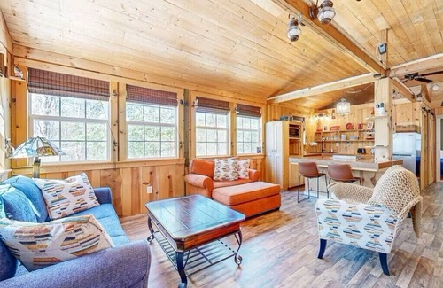 Whittier Cabin | Secluded and Cozy cabin in the Smokies - Whittier NC - Pet Friendly