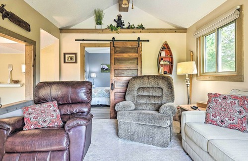 Friendship House | Secluded Arkdale Retreat: 10 Acres w/ Deck!