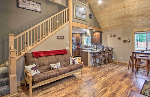 Paradise Estates House | Secluded Ashford Getaway w/ Fire Pit + Grill!