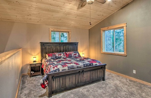 Paradise Estates House | Secluded Ashford Getaway w/ Fire Pit + Grill!