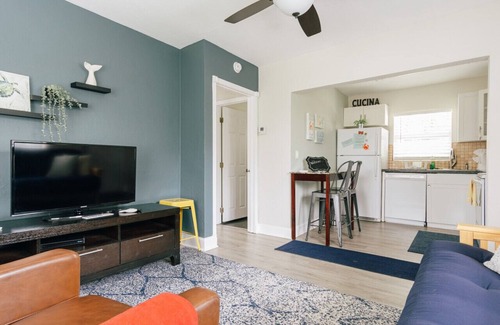 Pompano Beach House | Secluded Beach Adventure Cabana - Newly Renovated!