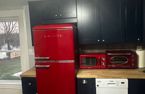 New London Apartment | Secluded - Beaches/Casinos/Mystic/Parks/Spas/Shops