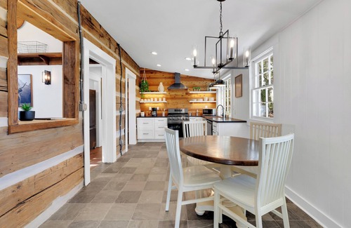 Belvidere Cabin | Secluded Bluff Cabin, Stargazing Hot Tub & Firepit
