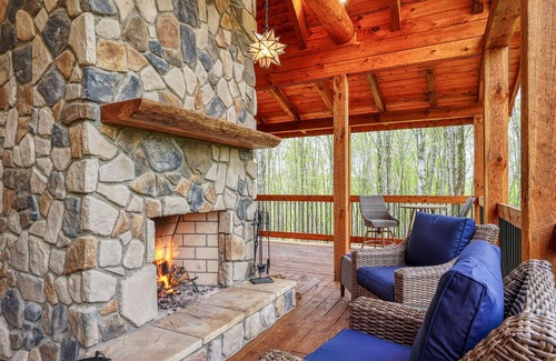 Logan Cabin | Secluded Cabin in Beautiful Hocking Hills