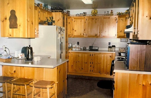 Canton Cabin | Secluded cabin nestled between the Blue Ridge and Great Smoky Mountains.