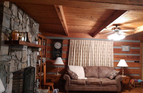 Canton Cabin | Secluded cabin nestled between the Blue Ridge and Great Smoky Mountains.