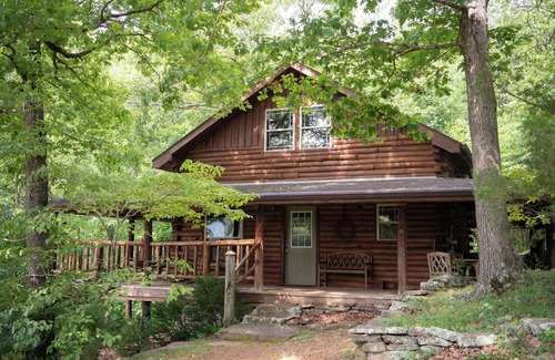 Osage Cabin | Secluded cabin only minutes from the Buffalo National River at Ponca