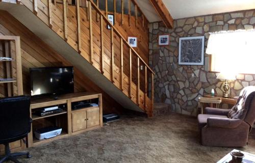Elk City House | Secluded Cabin Rental with a Covered Back Deck in Elk City, Idaho