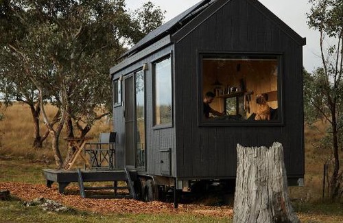 Glen Alice House | Secluded Cabin Stay - Pet Friendly & Off-Grid - Nev
