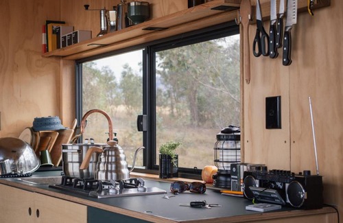 Glen Alice House | Secluded Cabin Stay - Pet Friendly & Off-Grid - Nev