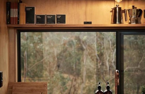Glen Alice House | Secluded Cabin Stay - Pet Friendly & Off-Grid - Nev