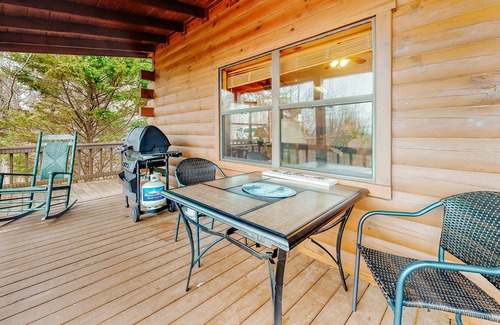Blairsville Cabin | Secluded cabin w/ hot tub, furnished deck, gas fireplace & mountain views!