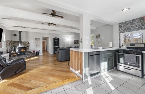 Dingmans Ferry House | Secluded Cabin with Hot Tub and 10 Acres of Woods