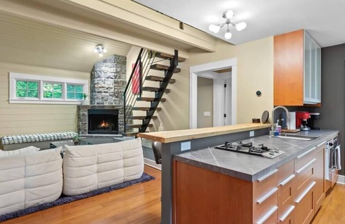 Crescent Hill House | Secluded Cabin | Walkable Neighborhood | Serene