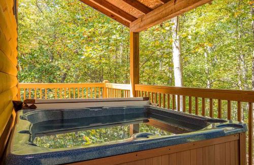 Helen House | Secluded Cabin with Hot-tub and Fire Pit in Cleveland, Georgia