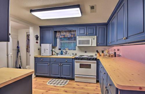 Hayesville House | Secluded Cabin with Porch - 7 Miles to Lake Chatuge!