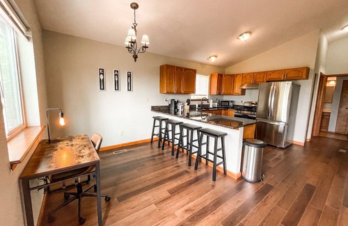 Divide Cabin | ★Secluded Cabin★fishing/hiking/relaxing, fireplace