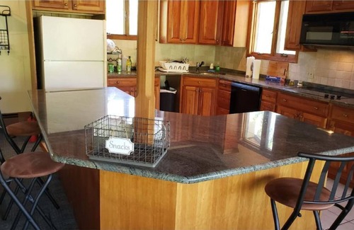 Finesville House | Secluded Chalet Waterfront Pohatcong 1 hr to NYC