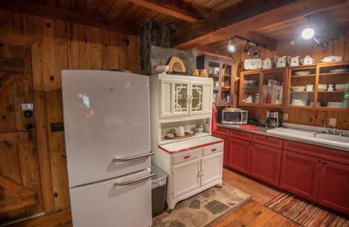 Warrensville House | Secluded & Charming 3 Bed Cabin, Dogs OK, 20 mins to W Jefferson