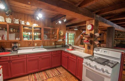 Warrensville House | Secluded & Charming 3 Bed Cabin, Dogs OK, 20 mins to W Jefferson