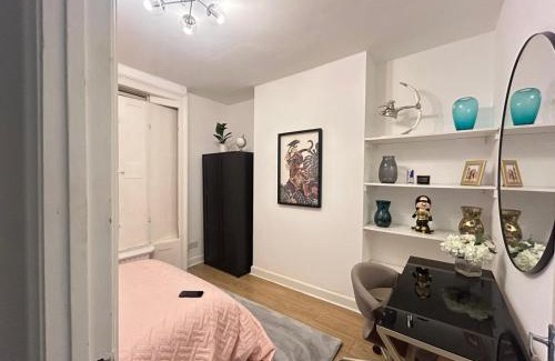 East Walworth Apartment | Secluded & Cosy Private 1 Bed Apartment Perfect for 2