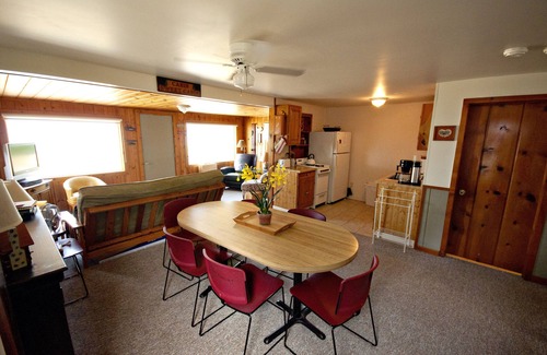 Traverse City Cottage | Secluded Cottage Resort on beautiful Lake Leelanau just north of Traverse City