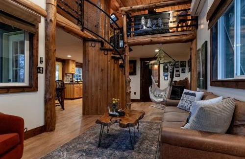 Lake Toxaway House | Secluded Delight: Unplug and Reconnect in a Special House in Lake Toxaway's Woods